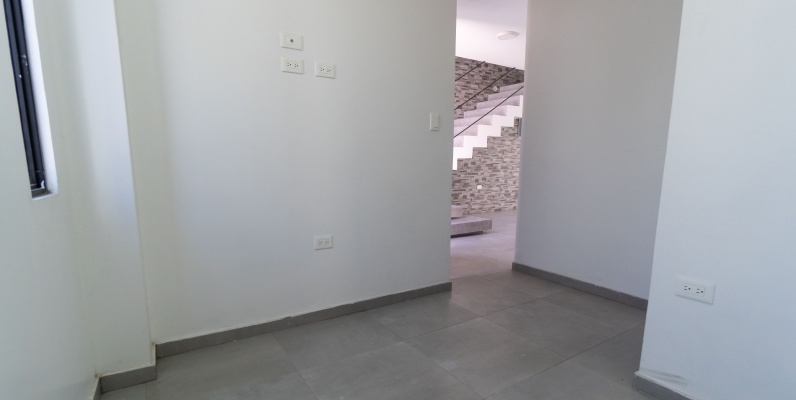 Casa de estreno en venta en Urbanización San Antonio, vía Samborondón GeoBienes - Casa de estreno en venta en Urbanización San Antonio, vía Samborondón - Plusvalia Guayaquil Casas de venta y alquiler Inmobiliaria Ecuador