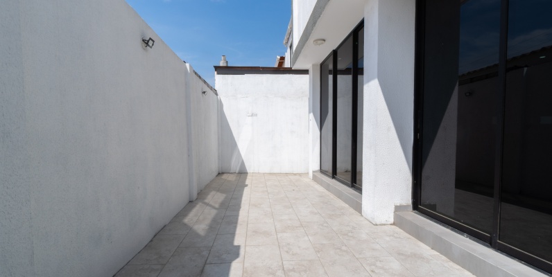 Casa de estreno en venta en Urbanización San Antonio, vía Samborondón GeoBienes - Casa de estreno en venta en Urbanización San Antonio, vía Samborondón - Plusvalia Guayaquil Casas de venta y alquiler Inmobiliaria Ecuador