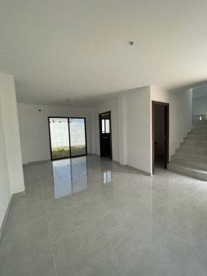 Casa de estreno en venta ubicado en Urbanización Costalmar II, Vía a la Costa GeoBienes - Casa de estreno en venta ubicado en Urbanización Costalmar II, Vía a la Costa - Plusvalia Guayaquil Casas de venta y alquiler Inmobiliaria Ecuador