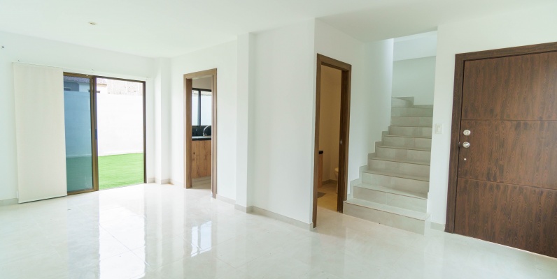 Casa de estreno en venta ubicado en Urbanización Costalmar II, Vía a la Costa GeoBienes - Casa de estreno en venta ubicado en Urbanización Costalmar II, Vía a la Costa - Plusvalia Guayaquil Casas de venta y alquiler Inmobiliaria Ecuador