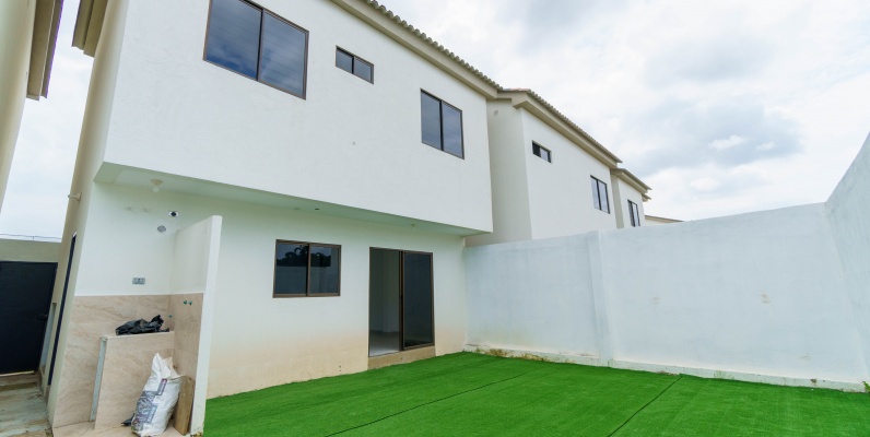 Casa de estreno en venta ubicado en Urbanización Costalmar II, Vía a la Costa GeoBienes - Casa de estreno en venta ubicado en Urbanización Costalmar II, Vía a la Costa - Plusvalia Guayaquil Casas de venta y alquiler Inmobiliaria Ecuador