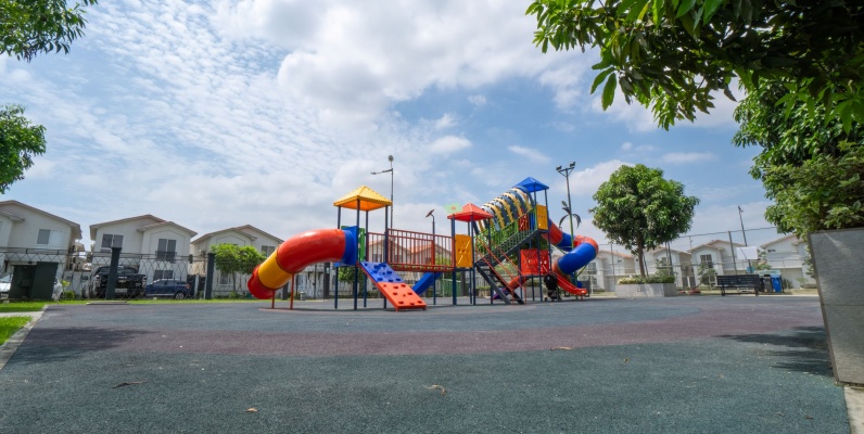 GeoBienes - Casa de oportunidad en venta, Casa Laguna, etapa Brisas - Plusvalia Guayaquil Casas de venta y alquiler Inmobiliaria Ecuador