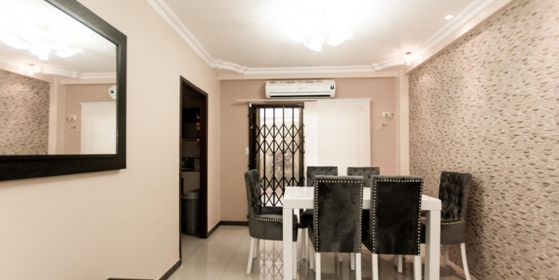 Casa de tres dormitorios en venta ubicada en la Urbanización La Joya GeoBienes - Casa de tres dormitorios en venta ubicada en la Urbanización La Joya - Plusvalia Guayaquil Casas de venta y alquiler Inmobiliaria Ecuador