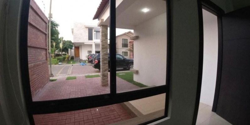 Casa de una planta en alquiler ubicado en Ciudad Celeste, Etapa Península GeoBienes - Casa de una planta en alquiler ubicado en Ciudad Celeste, Etapa Península - Plusvalia Guayaquil Casas de venta y alquiler Inmobiliaria Ecuador