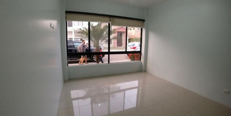 Casa de una planta en alquiler ubicado en Ciudad Celeste, Etapa Península GeoBienes - Casa de una planta en alquiler ubicado en Ciudad Celeste, Etapa Península - Plusvalia Guayaquil Casas de venta y alquiler Inmobiliaria Ecuador