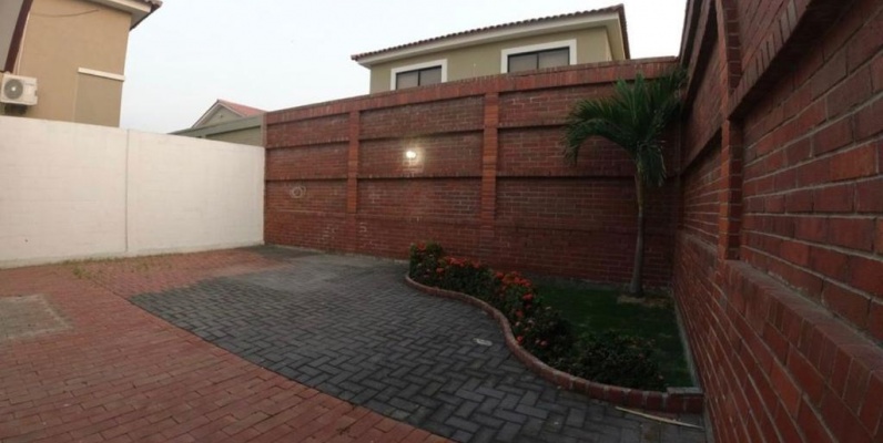 Casa de una planta en alquiler ubicado en Ciudad Celeste, Etapa Península GeoBienes - Casa de una planta en alquiler ubicado en Ciudad Celeste, Etapa Península - Plusvalia Guayaquil Casas de venta y alquiler Inmobiliaria Ecuador