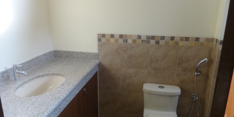 Bosques De La Costa vendo casa con 4 dormitorios GeoBienes - Casa de venta en Bosques de La Costa. Casa de 4 dormitorios en Guayaquil - Plusvalia Guayaquil Casas de venta y alquiler Inmobiliaria Ecuador