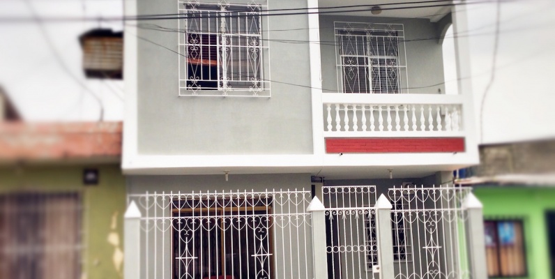 Casa de venta en el norte de Guayaquil. Sector Riocentro norte GeoBienes - Casa de venta en el norte de Guayaquil. Sector Riocentro norte - Plusvalia Guayaquil Casas de venta y alquiler Inmobiliaria Ecuador