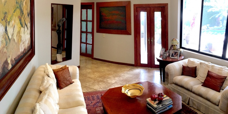 Casa de venta en Samborondón. Km. 5.5 oportunidad GeoBienes - Casa de venta en el Km 5.5 vía Samborondón. Exclusiva Urbanización - Plusvalia Guayaquil Casas de venta y alquiler Inmobiliaria Ecuador