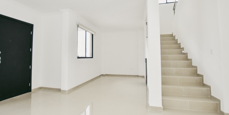 Casa en alquiler en la Urbanización Napoli, Vía Samborondón GeoBienes - Casa en alquiler en la Urbanización Napoli, Vía Samborondón - Plusvalia Guayaquil Casas de venta y alquiler Inmobiliaria Ecuador