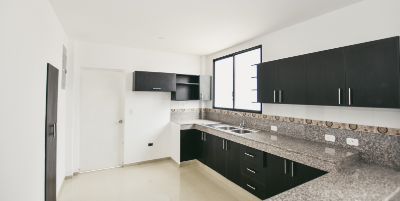 Casa en alquiler en la Urbanización Napoli, Vía Samborondón GeoBienes - Casa en alquiler en la Urbanización Napoli, Vía Samborondón - Plusvalia Guayaquil Casas de venta y alquiler Inmobiliaria Ecuador