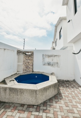 Casa en alquiler en la Urbanización Napoli, Vía Samborondón GeoBienes - Casa en alquiler en la Urbanización Napoli, Vía Samborondón - Plusvalia Guayaquil Casas de venta y alquiler Inmobiliaria Ecuador