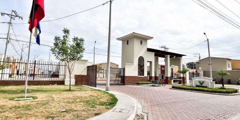 Casa en Alquiler en la Urbanización Villa Italia GeoBienes - Casa en Alquiler en la Urbanización Villa Italia - Plusvalia Guayaquil Casas de venta y alquiler Inmobiliaria Ecuador