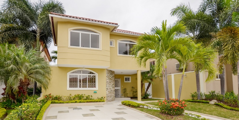 GeoBienes - Casa en alquiler en Portal al Sol Vía a la Costa Guayaquil - Plusvalia Guayaquil Casas de venta y alquiler Inmobiliaria Ecuador