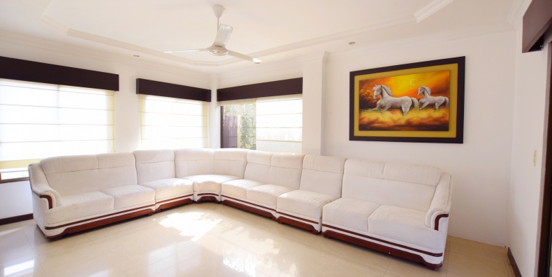 Casa en alquiler en Laguna del Sol, Vía Samborondón GeoBienes - Casa en alquiler en Laguna del Sol, Vía Samborondón - Plusvalia Guayaquil Casas de venta y alquiler Inmobiliaria Ecuador