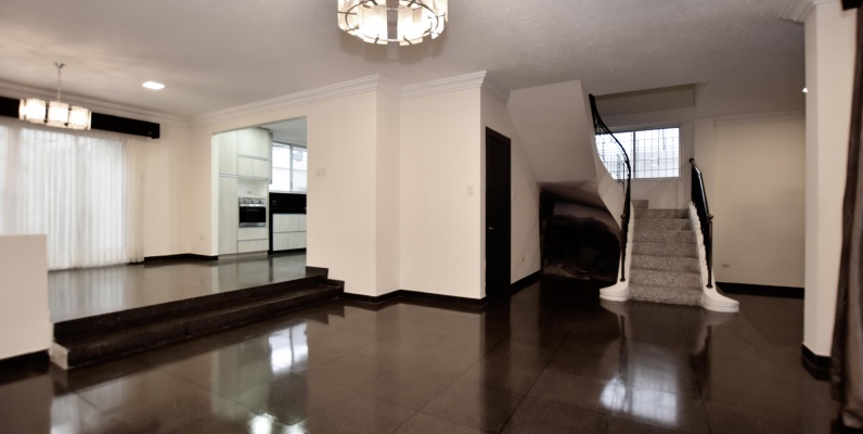 Casa en Alquiler en los Ceibos - Urbanización los Senderos GeoBienes - Casa en Alquiler en los Ceibos - Urbanización los Senderos - Plusvalia Guayaquil Casas de venta y alquiler Inmobiliaria Ecuador