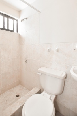 Casa en alquiler en Urb. Camino del Río, Vía Samborondón km3 GeoBienes - Casa en alquiler en Urb. Camino del Río, Vía Samborondón km3 - Plusvalia Guayaquil Casas de venta y alquiler Inmobiliaria Ecuador