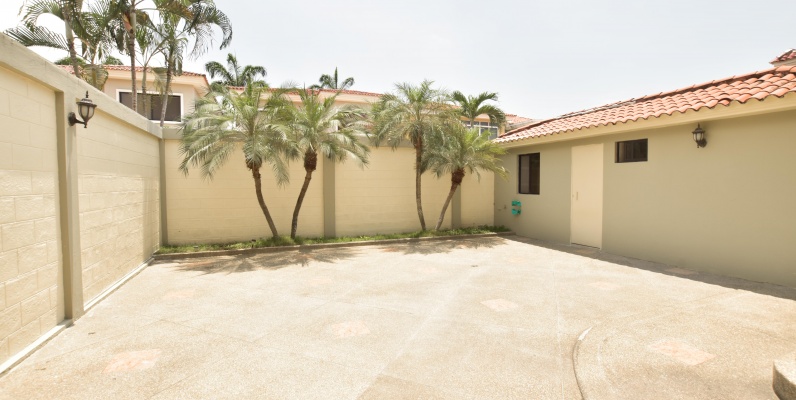 Casa en alquiler en Urb. Camino del Río, Vía Samborondón km3 GeoBienes - Casa en alquiler en Urb. Camino del Río, Vía Samborondón km3 - Plusvalia Guayaquil Casas de venta y alquiler Inmobiliaria Ecuador