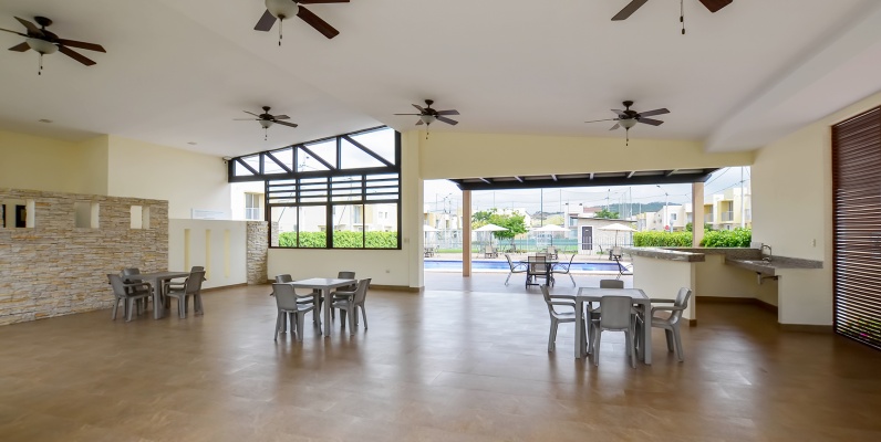 Casa en alquiler en urbanización Arboletta sector Vía a Daule GeoBienes - Casa en alquiler en urbanización Arboletta sector Vía a Daule - Plusvalia Guayaquil Casas de venta y alquiler Inmobiliaria Ecuador