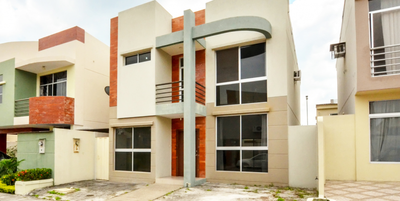 Casa en Alquiler en Urbanización Belo Horizonte sector Vía a la Costa GeoBienes - Casa en Alquiler en Urbanización Belo Horizonte sector Vía a la Costa - Plusvalia Guayaquil Casas de venta y alquiler Inmobiliaria Ecuador