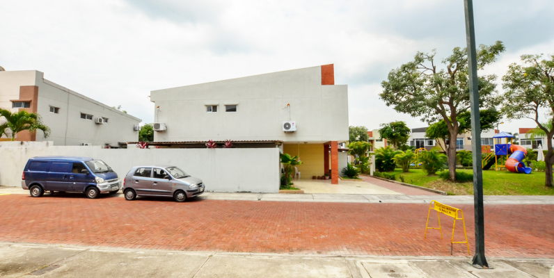 GeoBienes - Casa en Alquiler en Urbanización Belo Horizonte sector Vía a la Costa - Plusvalia Guayaquil Casas de venta y alquiler Inmobiliaria Ecuador