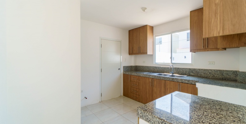 Casa en alquiler en Urbanización Casa Laguna, vía La Aurora. GeoBienes - Casa en alquiler en Urbanización Casa Laguna, vía La Aurora. - Plusvalia Guayaquil Casas de venta y alquiler Inmobiliaria Ecuador