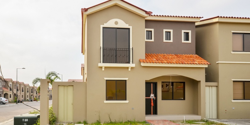GeoBienes - Casa en alquiler en Urbanización La Romareda sector norte de Guayaquil - Plusvalia Guayaquil Casas de venta y alquiler Inmobiliaria Ecuador