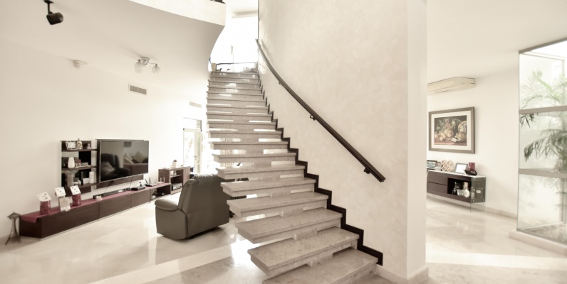 Casa en alquiler en urbanización Laguna del Sol, Samborondón GeoBienes - Casa en alquiler en urbanización Laguna del Sol, Samborondón - Plusvalia Guayaquil Casas de venta y alquiler Inmobiliaria Ecuador