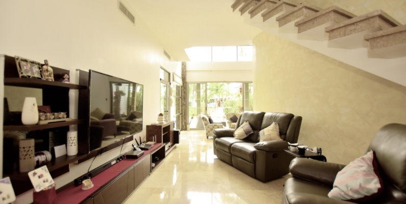GeoBienes - Casa en alquiler en urbanización Laguna del Sol, Samborondón - Plusvalia Guayaquil Casas de venta y alquiler Inmobiliaria Ecuador