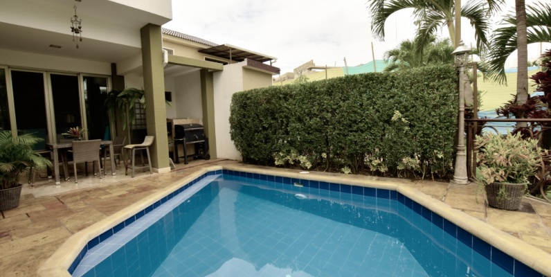 GeoBienes - Casa en alquiler en urbanización Laguna del Sol, Samborondón - Plusvalia Guayaquil Casas de venta y alquiler Inmobiliaria Ecuador