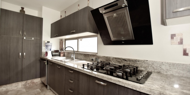 Casa en alquiler en urbanización Laguna del Sol, Samborondón GeoBienes - Casa en alquiler en urbanización Laguna del Sol, Samborondón - Plusvalia Guayaquil Casas de venta y alquiler Inmobiliaria Ecuador