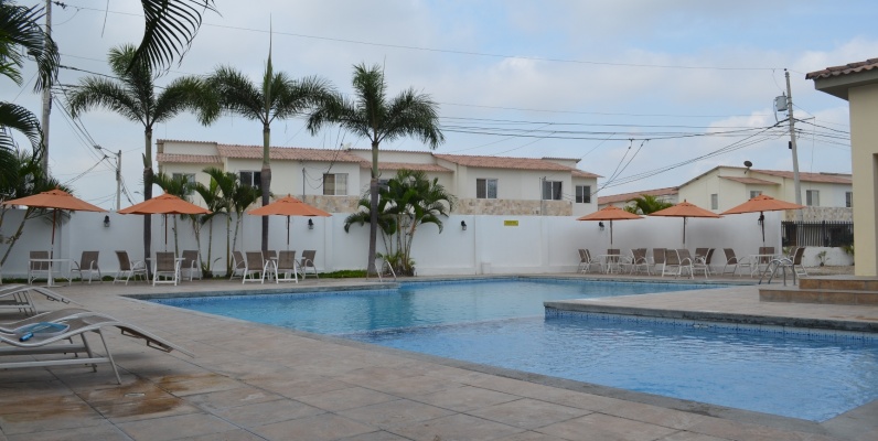GeoBienes - Casa en venta en urbanización Malaga II  Via Salitre - Samborondon    - Plusvalia Guayaquil Casas de venta y alquiler Inmobiliaria Ecuador