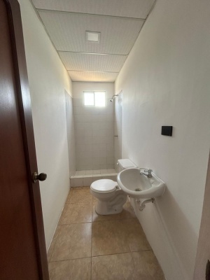 GeoBienes - Casa en alquiler en urbanización Metropolis, Etapa C, Guayaquil - Plusvalia Guayaquil Casas de venta y alquiler Inmobiliaria Ecuador