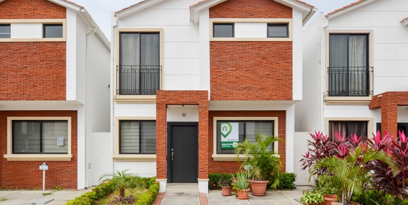 Casa en alquiler en Urbanización Napoli sector Vía a Samborondón GeoBienes - Casa en alquiler en Urbanización Napoli sector Vía a Samborondón - Plusvalia Guayaquil Casas de venta y alquiler Inmobiliaria Ecuador
