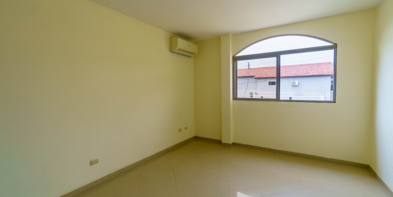 Casa en alquiler en Urbanización Portal al Sol, Vía a la Costa GeoBienes - Casa en alquiler en Urbanización Portal al Sol, Vía a la Costa - Plusvalia Guayaquil Casas de venta y alquiler Inmobiliaria Ecuador