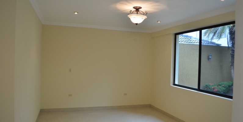 Casa en alquiler en urbanización Puerto Azul Via a la costa GeoBienes - Casa en alquiler en urbanización Puerto Azul Via a la costa - Plusvalia Guayaquil Casas de venta y alquiler Inmobiliaria Ecuador