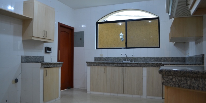 Casa en alquiler en urbanización Puerto Azul Via a la costa GeoBienes - Casa en alquiler en urbanización Puerto Azul Via a la costa - Plusvalia Guayaquil Casas de venta y alquiler Inmobiliaria Ecuador