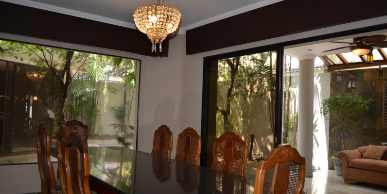 Casa en alquiler en urbanización Rio Grande - Samborondon GeoBienes - Casa en alquiler en urbanización Rio Grande - Samborondon - Plusvalia Guayaquil Casas de venta y alquiler Inmobiliaria Ecuador