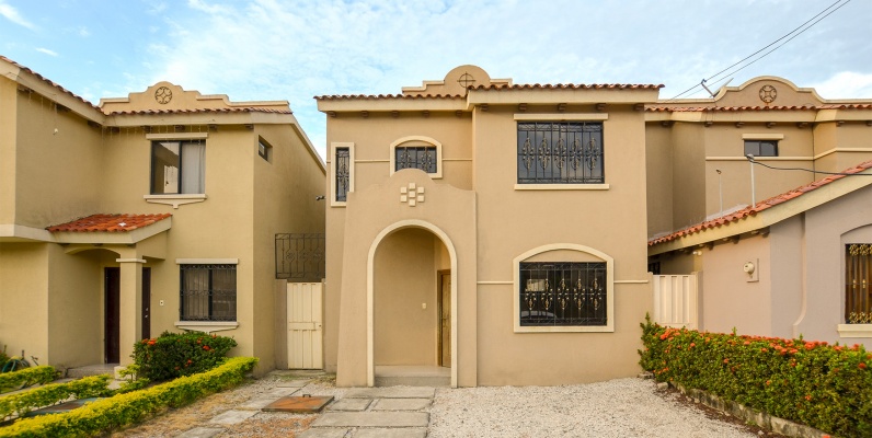 Casa en Alquiler en Urbanización San Antonio sector Vía Salitre GeoBienes - Casa en Alquiler en Urbanización San Antonio sector Vía Salitre - Plusvalia Guayaquil Casas de venta y alquiler Inmobiliaria Ecuador