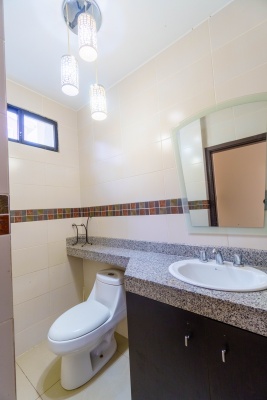 Casa en alquiler en Urbanización San Sebastián, Vía la Aurora GeoBienes - Casa en alquiler en Urbanización San Sebastián, Vía la Aurora - Plusvalia Guayaquil Casas de venta y alquiler Inmobiliaria Ecuador