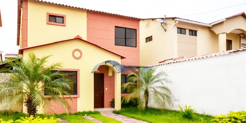 GeoBienes - Casa en Alquiler en Urbanización Villa Club etp. Floral sector Vía Samborondón  - Plusvalia Guayaquil Casas de venta y alquiler Inmobiliaria Ecuador