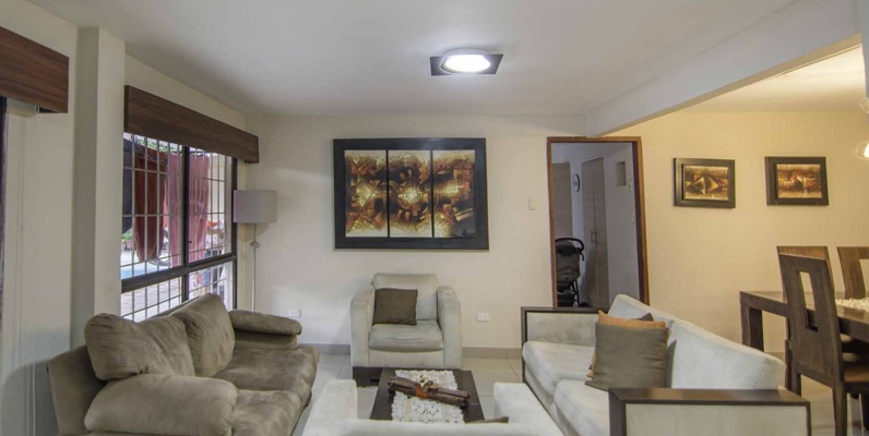 Casa en Alquiler en Urdesa, calle Cedros Norte de Guayaquil GeoBienes - Casa en Alquiler en Urdesa, calle Cedros Norte de Guayaquil - Plusvalia Guayaquil Casas de venta y alquiler Inmobiliaria Ecuador