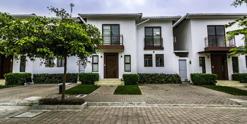 Casa en venta en Villas del Bosque Vía a La Costa - Guayaquil GeoBienes - Casa en venta en Villas del Bosque Vía a La Costa - Guayaquil - Plusvalia Guayaquil Casas de venta y alquiler Inmobiliaria Ecuador