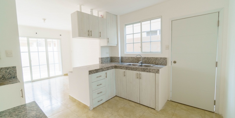 Casa en alquiler ubicada en Casa Laguna, Av. Febres Cordero. GeoBienes - Casa en alquiler ubicada en Casa Laguna, Av. Febres Cordero. - Plusvalia Guayaquil Casas de venta y alquiler Inmobiliaria Ecuador