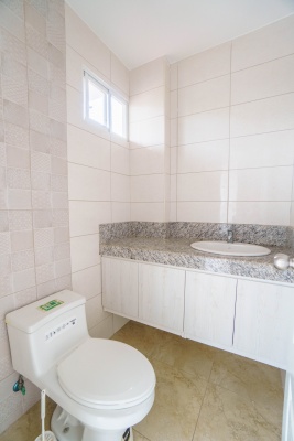Casa en alquiler ubicada en Casa Laguna, Av. Febres Cordero. GeoBienes - Casa en alquiler ubicada en Casa Laguna, Av. Febres Cordero. - Plusvalia Guayaquil Casas de venta y alquiler Inmobiliaria Ecuador