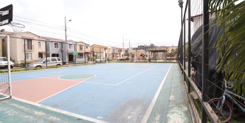 Casa en alquiler ubicada en la Urbanización La Rioja, Etapa Almeria GeoBienes - Casa en alquiler ubicada en la Urbanización La Rioja, Etapa Almeria - Plusvalia Guayaquil Casas de venta y alquiler Inmobiliaria Ecuador