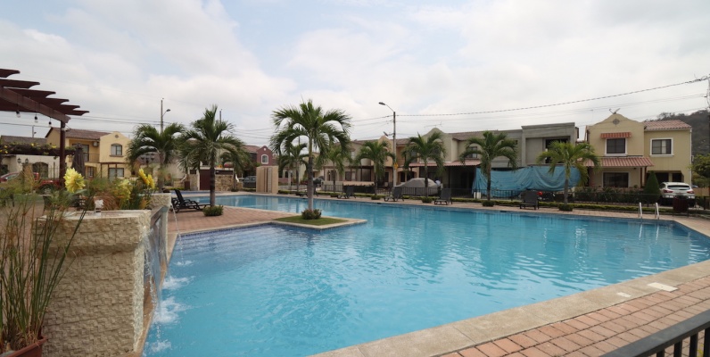 Casa en alquiler ubicada en la Urbanización La Rioja, Etapa Almeria GeoBienes - Casa en alquiler ubicada en la Urbanización La Rioja, Etapa Almeria - Plusvalia Guayaquil Casas de venta y alquiler Inmobiliaria Ecuador