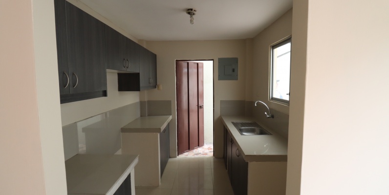 Casa en alquiler ubicada en la Urbanización La Rioja, Etapa Almeria GeoBienes - Casa en alquiler ubicada en la Urbanización La Rioja, Etapa Almeria - Plusvalia Guayaquil Casas de venta y alquiler Inmobiliaria Ecuador