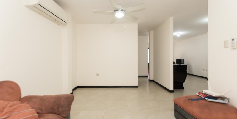 Casa en alquiler ubicada en la Urbanización La Rioja, Etapa Bolonia GeoBienes - Casa en alquiler ubicada en la Urbanización La Rioja, Etapa Bolonia - Plusvalia Guayaquil Casas de venta y alquiler Inmobiliaria Ecuador