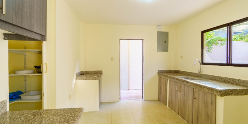 Casa en alquiler ubicada en Urb. La Rioja, La Aurora GeoBienes - Casa en alquiler ubicada en Urb. La Rioja, La Aurora - Plusvalia Guayaquil Casas de venta y alquiler Inmobiliaria Ecuador